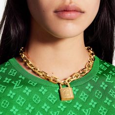 LOUIS VUITTON® - Lv Edge Necklace Cadenas - Gold Lock Bracelet, Lock Necklace, Louis Vuitton Official, Cute Necklace, Charm Bangle, Jewelry Women, Girly Jewelry, Fashion Books, Fashion Watches