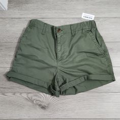 Brand New With Tag. High-Waisted Shorts From Old Navy In An Olive Green Color. Fairly Large Pockets. Elastic In The Back. 3.5 Inseam. Olive Green Shorts, Olive Green Color, Old Navy Shorts, Navy Green, Navy Shorts, Green Shorts, Navy And Green, High Waisted Shorts, Green Color