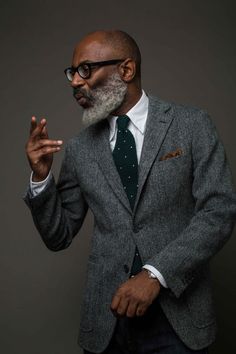 MenStyle1- Men's Style Blog - Ties Inspiration. I recently bought my new pair... Harris Tweed Jacket, Old School Style, Mens Fashion Smart, Mens Fashion Rugged, Suit Style, Mens Fashion Suits, Black Men Fashion, Well Dressed Men, Formal Style