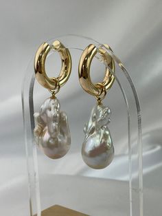 New Large Gold round hoop earrings with removable dangling jumbo baroque pearls! This is a versatile hoop earrings, you can wear as is with the dangling pearl or remove the pearl charm and wear as a simple gold hoop earrings.  You can also replace the charm with other charms if you like.  The dangling baroque pearls are genuine, white, lustrous, extra large/jumbo size approx measurements 30mm x 17mm, AAA quality pearls. Pls not one pearl has natural flaws, see last photo.  The gold round hoop fi Simple Gold Hoop Earrings, Pearl Charms, Large Earrings, Drop Earring, Gold Hoop, Baroque Pearls, Gold Hoop Earrings, Dangle Drop Earrings, Extra Large