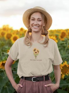 This sunflower shirt is both simple and beautiful. The aesthetic fits the cottagecore niche as well as the minimalist in you. With all the noise in the world there is beauty in silence and this shirt will remind you of that. The vibrant image is printed on a supersoft Bella Canvas shirt with direct to garment printing. Although I love to listen to vinyl records - I dont so much love vinyl on my shirt- so you will find no vinyl here! This tshirt is custom printed AFTER you order. We do not have m Aesthetic Tops, Farmers Market Outfit, Granola Aesthetic, Mom Box, Sunflower Shirt, Cottagecore Fashion, Aesthetic T Shirts, Granola Girl, Sunflower Print