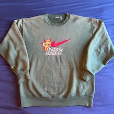 Tough To Find. Size Based On Measurements. This Was On The Gray Nike Tag. See Pics For Measurements And A Few Spots, As You’d Expect With Vintage. Reach Out If You Have Any Questions. Penny Hardaway, Gray Nike, Shirts Vintage, Embroidered Crewneck, Nike Green, Grey Nikes, The Gray, Nike Shirts, Nike Men