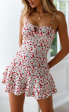 Trendy Spring Dresses, Easter Dresses For Women, White Playsuit, Cute Rompers, Cropped Tops, Black Romper, Fashion Mode