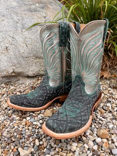 cowgirl, the Futurity Dash packs a ton of style into its short profile. The 10" shaft is a real showstopper, pairing metallics with dynamic stitching and a stovepipe-like top. A textured foot finishes off this punchy pair.  #western #cowgirl #cowboyboots #fashion #rodeofashion #rodeo #boots #bootsforwomen #bootsformen #westernwear #westernstyle #ootd #ariat #cowgirlstyle #westernboots Silver Fitted Snip Toe Boots, Silver Western Boots With Snip Toe, Silver Leather Western Boots, Western Style Boots With Patina For Western-themed Events, Rodeo Boots, Square Toe Western Boots, Cowboy Wedding, Ariat Boots, Western Store