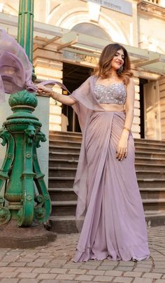 Dresses For Fairwell Party, Crop Top Plazzo Indian, Minimal Lehenga Designs, Cape Indian Outfit, Saree For Sangeet Function, Dj Outfit Female Wedding Indian, Western Lehenga Style, Anniversary Party Outfit Guest, Indo Western Dress Party Wear Indian Weddings