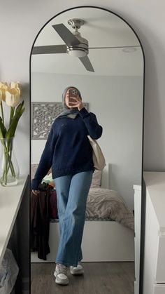 Winter Outfits For University, College Outfits Comfy Summer, Outfits For University, Muslim Long Dress, College Outfits Comfy, Scarf Hijab, Street Hijab Fashion, Hijab Style Tutorial, Hijab Fashionista