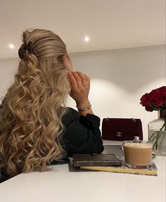 Hair Updos Easy, Updos Easy, Preppy Hairstyles, Summer Blonde Hair, Easy Hair Updos, Bow Hairstyle, Honey Blonde Hair, Blonde Hair Inspiration, Hair Stylies