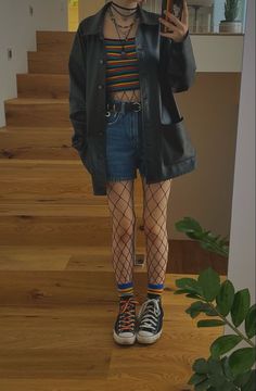 Pride Fits, Grunge Style Outfits, Rok Midi, Rok Mini, Look Grunge, Alt Outfits, Rainbow Outfit, 80s Outfit, Pride Outfit