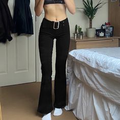 Black Flared Trousers, Chic Trousers, Retro Trousers, Black Trousers Casual, Korean Pants, Grunge Clothes, Egirl Clothes, Streetwear Girl, Gothic Grunge