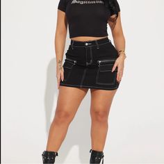 Brand New With Tags Never Worn Cargo Mini Skirt!! The Material Is Stretchy And Comfy Cargo Mini Skirt, Wallpaper Vintage, Black Cargo, Cargo Skirt, Black Mini Skirt, Contrast Stitch, Black Mini, Skirt Fashion, Fashion Nova