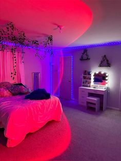 Dream Rooms Decor, Bedroom Ideas In Attic, 2000s Room Inspo Aesthetic, Room Ideas Without Bed Frame, Room Ideas For Big Bedrooms, Room Ideas Chill, Wlw Apartment Aesthetic, Penthouse Bedroom Ideas, Euphoria Bedroom