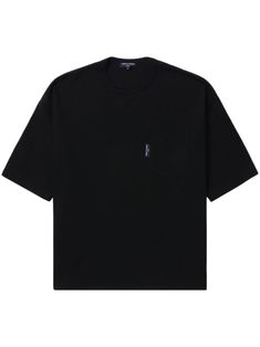 black cotton crew neck drop shoulder short sleeves chest patch pocket logo tag straight hem Pocket Logo, Logo Tag, Top Designer Brands, T Shirt Vest, High End Fashion, Comme Des Garcons, Drop Shoulder, Cotton T Shirt, Black Cotton