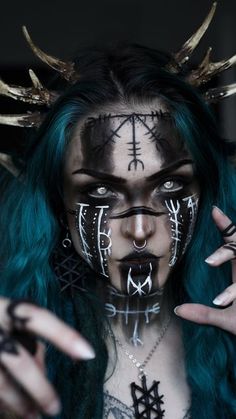 Forest Witch Makeup, Witchy Makeup Looks, Medieval Makeup, Pagan Makeup, Wolf Makeup, Witchy Makeup