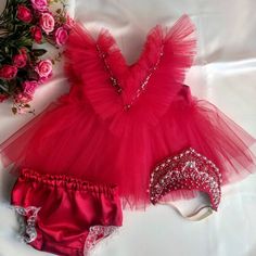 Check out this item in my Etsy shop https://www.etsy.com/listing/1077774345/3-pieces-set-red-dress-tiara-and-diper Baby Tulle Dress, Girls Tutu Dresses, Girl Tutu, Crystal Tiaras, Vest Fashion, Girls Party Dress, Unique Baby