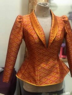 High Back Blouse Designs, Saree Blouse Long Sleeve, Banarasi Blouse Designs Latest, Jeans Casual Outfit, Casual Outfit Summer, Summer Outfits Casual, Blouse Designs Catalogue