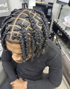 Men Retwist, Mens Dreadlocks, Dread Updos, Locs Dyed, Women Dreads, Hairstyle Locs, Hairstyles Dreads, Dreads Men, Men Dreads