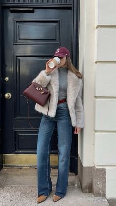 Instagram Pose, Cold Season, Basic Outfits, Denim Outfit, Autumn Winter Fashion, Stylish Outfits