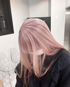 Ulzzang Hair, Pink Hair Dye, Strawberry Hair, Hair Color Underneath, Brown Hair Looks, Magic Hair, Pretty Hair Color, Shot Hair Styles, Hair Stylies