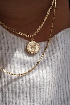 Dolce Coin Medallion Necklace Gold Filled Coin Necklace, Box Chain Necklace, Layering Necklace, Gold Medallion, Roman Coin, Vintage Coin - Etsy Gold Coin Necklace, Box Chain Necklace, Gold Link Chain, Coin Pendant Necklace, Gold Medallion, Roman Coins, Necklace Layering, Medallion Necklace, Gold Coin