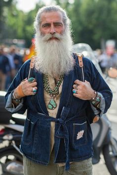 Hippie Outfits Men, Outfit Mann, Bohemian Outfit Men, Bohemian Attire, Bohemian Men, Bohemian Style Men, Moda Hippie, Casual Attire For Women, Estilo Hippy