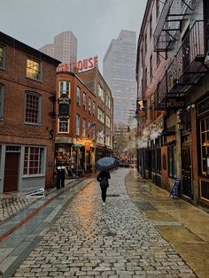 Exploring Boston, Massachusetts on a rainy Fall day ☔️

#Boston #adventure #rain #travels #daytrip Rainy Boston Aesthetic, Boston During Fall, Fall In Boston Aesthetic, Boston In The Fall Aesthetic, Rainy Day In Boston, Type B Aesthetic, Boston Rainy Day, Autumn In Boston