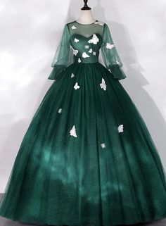 Bell Sleeve Quinceanera Dresses, Sweet 16 Dresses Green, Ball Gown Sweet 16, Green Ball Gown, Long Sleeve Ball Gowns, Green Tulle, Floor Length Prom Dresses, Color Rush, Dresses Green