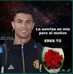 a man holding a bouquet of red roses in front of a space background with the caption la sonrisa es mija perro el motivvo eres tu