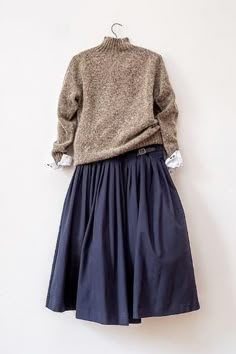 Thift Store, Store Inspiration, Rose Clothing, Cabbages, Look Retro, Mode Casual, 가을 패션, Winter Clothes, Looks Style