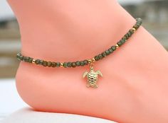 Mi tortuga pulsera para el tobillo tobillera personalizado Turtle Anklet, Anklets Diy, Beaded Ankle Bracelets, Beaded Ankle, Ankle Jewelry, Beach Anklets, Beaded Anklets, A Bracelet, Foot Jewelry