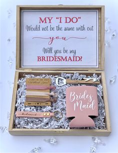 Bridesmaid Box - Knot and Nest Designs Box Knot, Bridesmaid Proposal Diy, Cricut Wedding, Asking Bridesmaids, Bridesmaid Boxes, Bridesmaid Invitation, Bridesmaid Gift Boxes, Bridesmaid Box, Future Wedding Plans