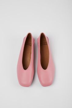 Casi Casi Pink Ballerinas for Women - Autumn/Winter collection - Camper USA Autumn Winter Collection, Flat Shoe, Old Shoes, Pink Ballerina, Swag Shoes, Leather Slippers, Ballerina Flats, Pretty Shoes, Shoe Lover