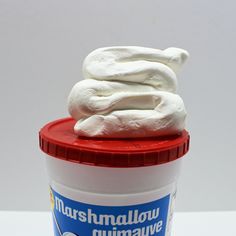 White slime resting on top of a container of marshmallow fluff Edible Marshmallow Slime, Diy Edible Slime, Marshmallow Slime, Fluff Slime