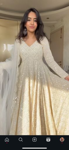 जन्मदिन की शुभकामनाएं, Long Anarkali Dress, Design Kurta, Party Wear Gowns, Simple Lehenga, Long Anarkali, Lehenga Designs Simple, Look Festival