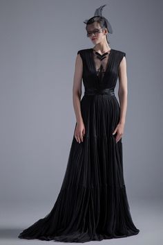 Witch Wedding Dress Sleeveless, A Line Witchy Dress, Fancy Ball Dresses Black, Luxury Black Flowy Dress, Luxury Black Gown For Festivals, Luxury Black Chiffon Gown, Luxury Black Maxi Length Gown, Black Long Dress With Sleeves Gowns, Luxury Sleeveless Dress With Flowy Skirt