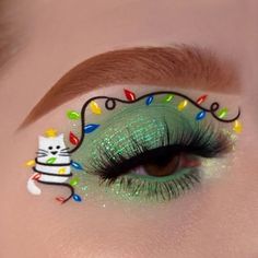 Christmas Light Makeup, Creative Christmas Makeup Ideas, Christmas Lights Makeup, Christmas Eye Makeup Ideas, Holiday Eye Makeup, Festival Eye Makeup, Light Eye Makeup, Xmas Makeup