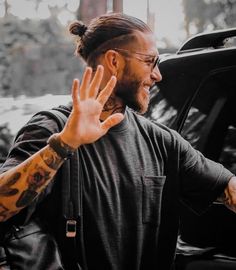 Mid Fade Man Bun, Men Buns Hairstyles, Men Bun Hairstyle, Mens Long Hair With Undercut, Mens Trendy Hairstyles, Sergio Ramos Haircut Long, Long Hair With Fade Mens, Man Buns Hairstyle, Mens Bun Hairstyles