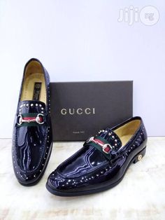 Tendance Chaussures 2017/ 2018 : Description Gucci Fashion Show #gucci #fashionshow #fashion #fashiontrends #fashionactivation Bisaya Quotes, Gucci Dress Shoes, Gucci Fashion Show, Flip Shoes, Windrunner Jacket, Spike Shoes, Mens Fashion Smart