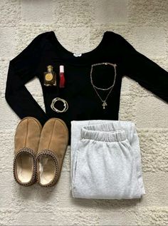 @catsparklelife on tiktok Edited Outfit, Cute Simple Fits, Daily Fits, Scandi Fashion, Taylor Swift Cute, Comfy Outfit, Simple Fits, Cute Fit, Fit Ideas