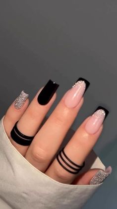 Silver Nails And Black, Black Nail Silver Tip, Black Pink And Glitter Nails, Gel Tips Nails Ideas Art Designs, Pretty Glitter Nails, Nail Ideas For A Black Dress, Black And Maroon Nail Designs, Nail Ideas Gems Rhinestones, Nails For Black Outfit