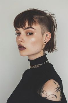 Bangs With Undercut, Short Haircut With Undercut, Short Hair Fringe Bangs, Shaved Hair Designs For Women, Undercut And Bangs, Undercut With Bangs, Shaved Sides With Bangs, Fringe Short Hair, Hairstyle For Oval Face