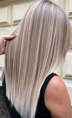 Blonde Platinum, Ash Blonde Hair Colour, Cool Blonde Hair, Light Ash Blonde, Ash Blonde Hair, Blonde Hair Inspiration, Blonde Hair Shades, Blonde Hair Looks, Blonde Hair With Highlights