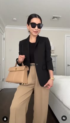 Networking Event Outfit, Event Outfit Ideas, Networking Outfit, Blazer Outfits For Women, Tan Pants, Business Casual Outfits For Work, Blazer Outfit, Event Outfit