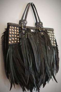 feather bag www.fashioncurated.com Mode Boho, I'm With The Band, Handbag Heaven, Dieselpunk, Looks Style, Mode Inspiration, Arm Candy, Rock Style, Dandy