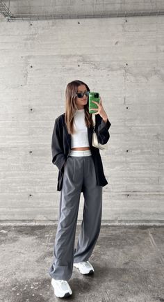 Baggy Grey Trousers Outfit, Grey Trousers Outfit Casual, Trouser Gray Outfit, Gen Z Formal Outfits, Grey Ribbed Pants Outfit, Grey Trouser Pants Outfit, How To Style Tailored Pants, Style Grey Trousers Women, Casual First Day Of Work Outfit