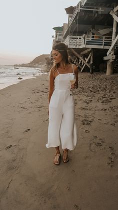 Los Angeles Street Style, Malibu Style, Beach Jumpsuit, Road Trip Fashion, Beach Jumpsuits, Beachy Style, Malibu Beach, Glass Of Champagne