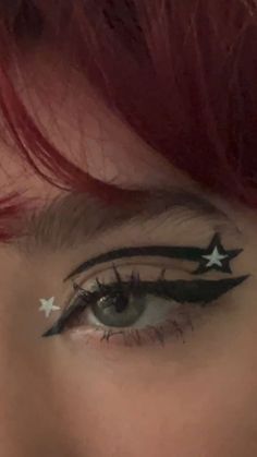 Easy Makeup Inspo Aesthetic, Cat Inspired Makeup Looks, Under Eyelashes Eyeliner, Sonic Inspired Makeup, Pretty Eyeliner Looks, Eye Makeup Inspo Creative, Creative Eyeliner Looks Hooded Eyes, Cute Simple Eyeliner, Concert Eyeliner