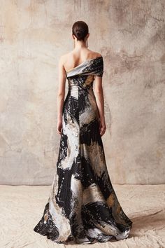 Flare Gown Styles, Flare Gown, Gown Style, Naeem Khan, British Indian, Classy Women, Black Silk, Evening Dress, One Shoulder