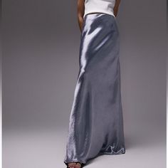 Topshop Liquid Look Satin Floor Length Maxi Skirt In Light Blue- New With Tags Floor Length Maxi Skirt, Joni Jeans, Maxi Rok, Maxi Skirt Outfits, Skirt Outfits, Blue Fashion, Long Skirt, Floor Length, Maxi Skirt