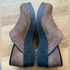 Lightly Worn Sanita Clogs In Brown Oiled Leather. I Was Only Able To Wear Them A Couple Times Because They Are Too Narrow On My Foot. Size 39, Best For A Us Size 7.5-8. Light Scuffs On The Sides From Wear But Otherwise Pretty Much Brand New. Does Not Come In Original Box. Rrp $137. Description From Website: The Professional Textured Oil Style Features A Textured Oil Leather Upper In Antique Brown With A Padded Instep And A Microfiber Insole With An Anatomically Correct Footbed. The Polyurethane Sanita Clogs, Nursing Shoes, Womens Clogs, Mule Clogs, Mules Shoes, The Professional, Clogs, Brown Leather, Original Box