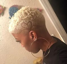 Twa Haircuts Shaved Sides, Short Natural Tapered Haircuts For Women, Taper Fade Black Women, Female Fade Haircut Black Women, Low Cut Hair Black Women, Stacked Haircut, Short Natural Haircuts, Short Hair Designs, Short Shaved Hairstyles